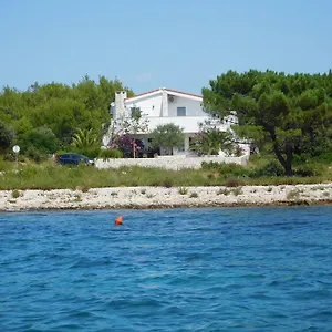 mirakul-apartments.hotelinzadar.com/